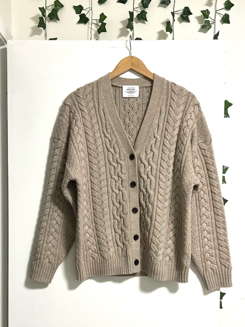 Aritzia Heritage Knit Merino Wool Cable-knit V-Neck Oversized Cardigan Sz S - Picture 4 of 15